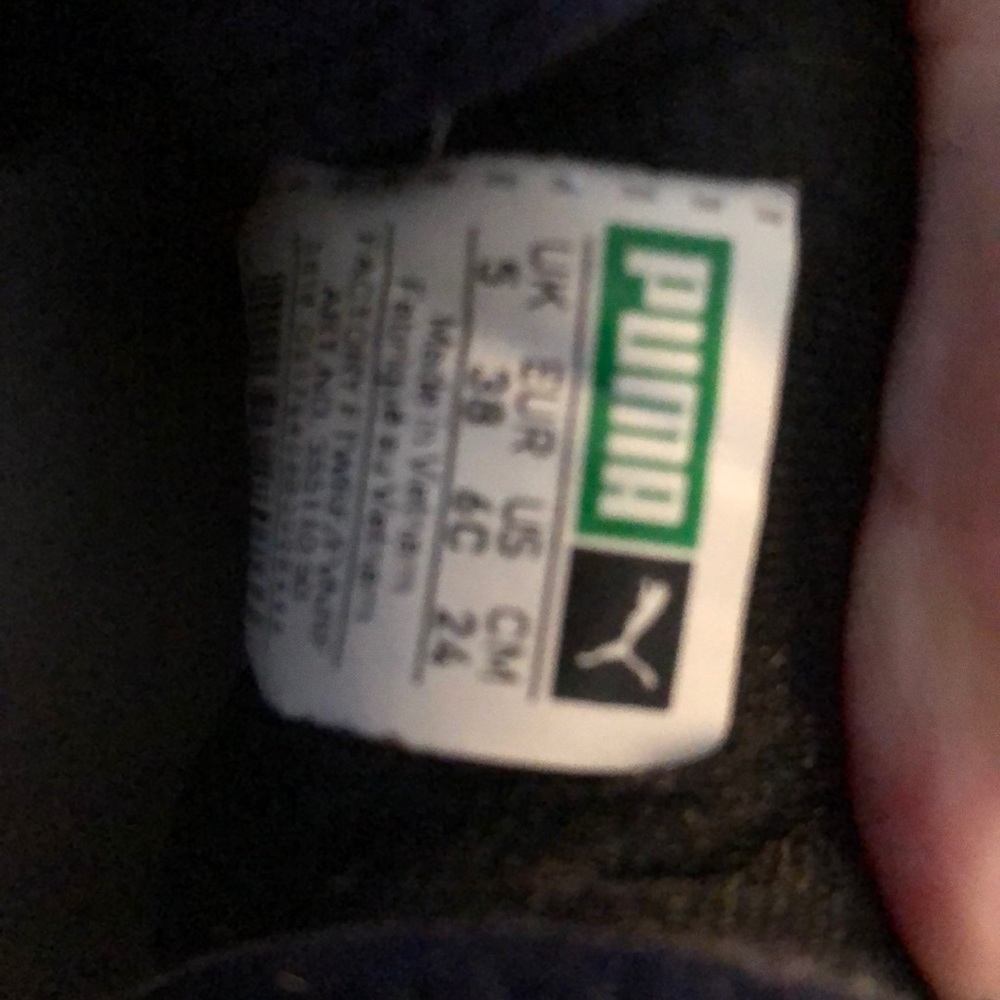 Blue suede pumas - Picture 5 of 5
